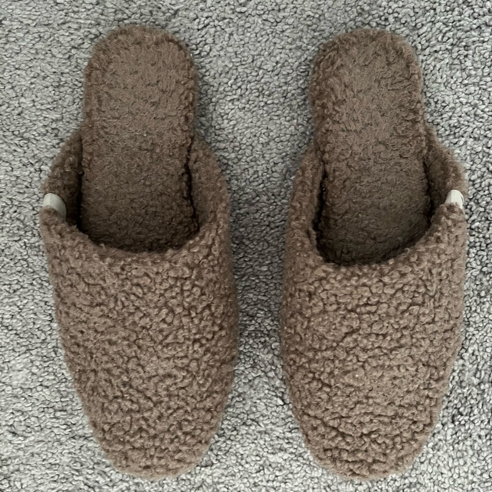 Banana Republic Sherpa Slippers